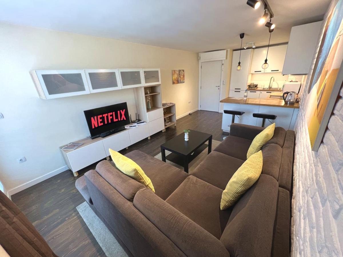 Unique Luxurious Jacuzzi Penthouse Duplex In City Center! 2 Baths! Free Parking! Sófia Exterior foto